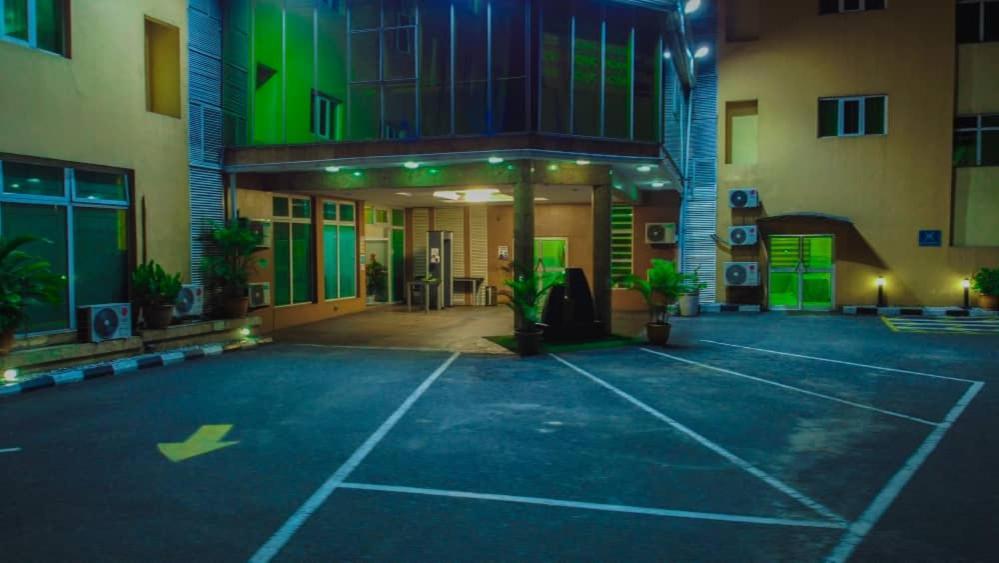 Golden Tulip Hotel- Evergreen Port Harcourt Eksteriør billede