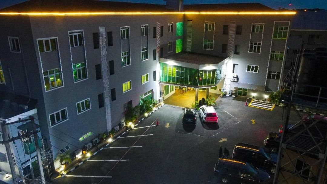 Golden Tulip Hotel- Evergreen Port Harcourt Eksteriør billede